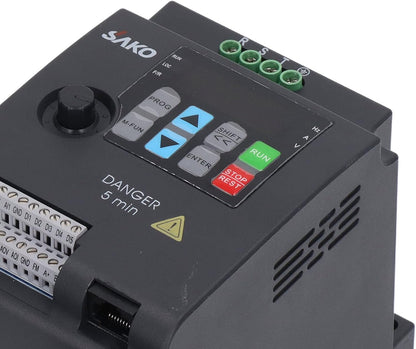 3 Fase AC 380 V Inverter Variabele Frequentie Drive Input 380 V Uitgang 4KW Lichte Belasting Mini Inverter Motor Gouverneur