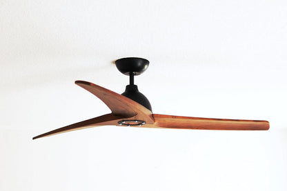 Pepeo Lypsi plafondventilator met afstandsbediening | Zeer stille plafondventilator met achteruitloop en timerfunctie. Ventilator diameter 142 cm. Kleur: zwart/donker hout