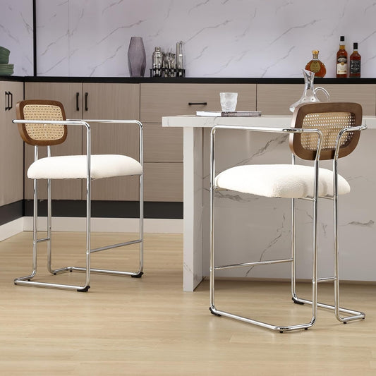 Barkrukken – Barstoelen – Keukenstoelen – Hoge Stoelen – Witte Barkrukken – Rieten Rugleuning – Zachte Faux Fur Bekleding – Metalen Frame - QUORE