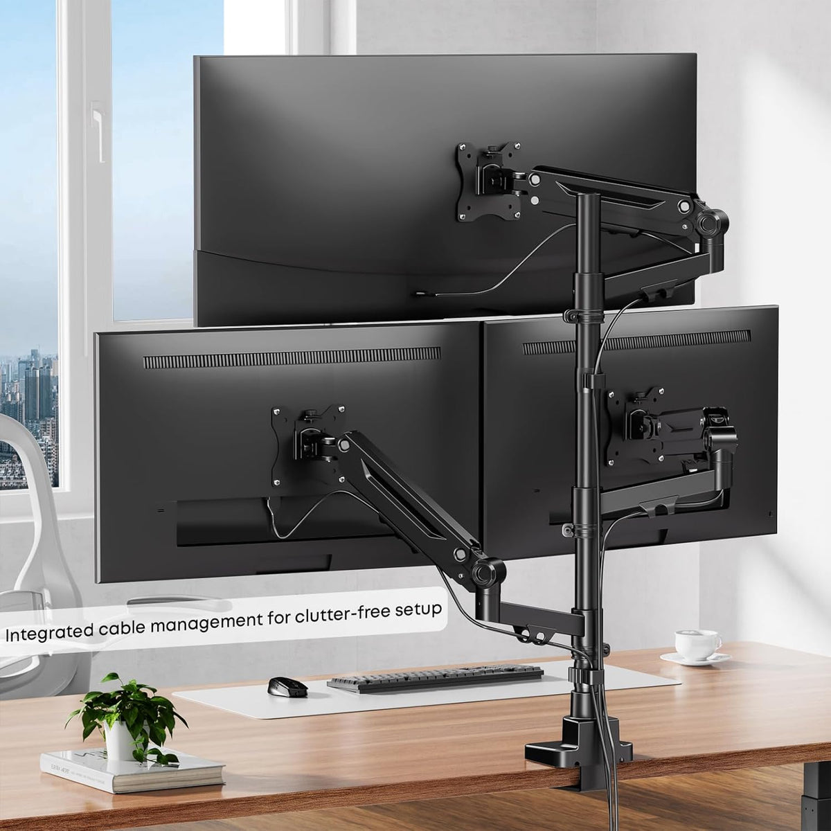 PUTORSEN monitorbeugel voor 3 monitoren voor 17-35 inch beeldschermen, monitorbeugel voor 3 monitoren in hoogte verstelbaar met 12 kg per arm, 80 cm stang, beeldschermbeugel zwenkbaar en kantelbaar