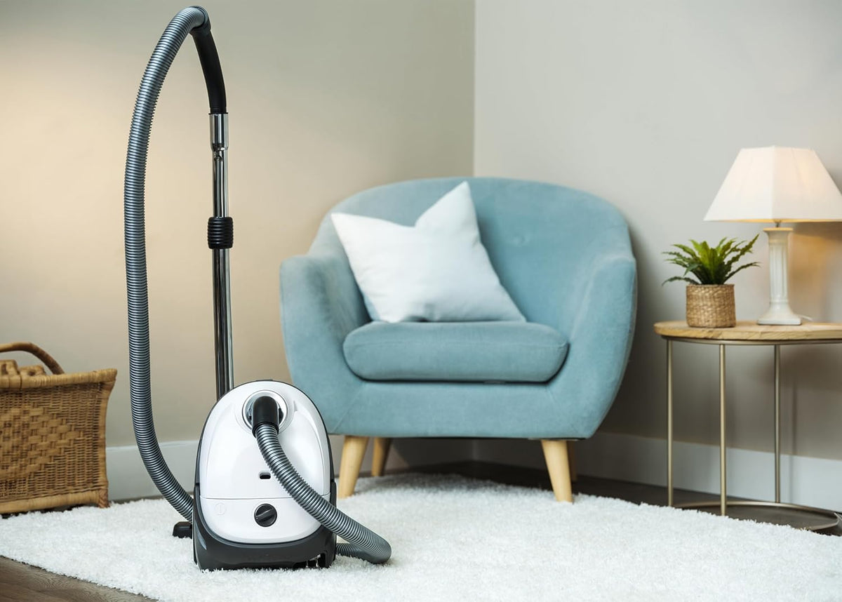 Nilfisk One Stofzuiger – Compacte en Lichtgewicht Stofzuiger met EPA-filter – Krachtig, 3L, 750W – Wit (WB10P05A-HB15)