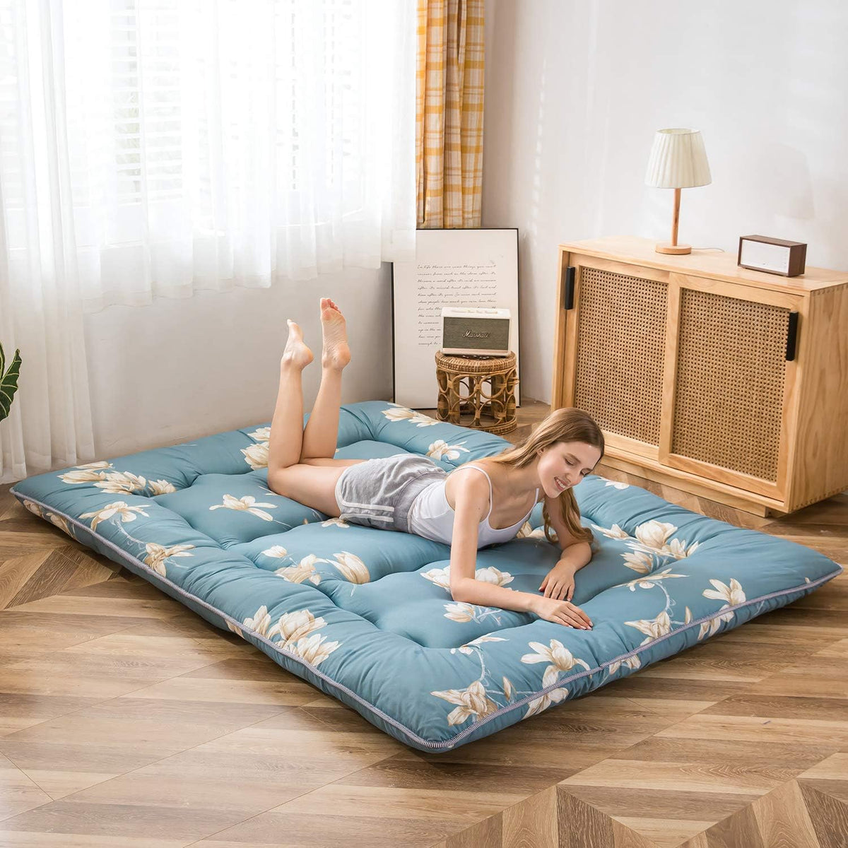 MAXYOYO Japanse vloermatras Futon-matras, dikker Tatami-mat slaapkussen opvouwbaar opklapmatras slaapzaal matraskussen vloer ligbed kussen bed (blauwe bloem, enkel)