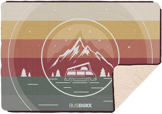 VOITED x BUSBOXX CloudTouch® Red Stripe 4-in-1 campingdeken, multifunctionele outdoordeken, kussen, slaapzak en poncho, waterafstotend, van gerecyclede materialen