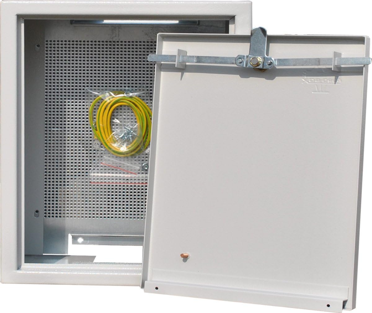 SKT Antennekast met metalen geperforeerde plaat 60 x 60 x 20 cm, QAS6065