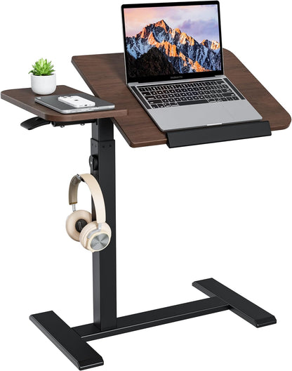 ETHU Overbedtafel met in hoogte verstelbaar, 67-101 cm pneumatische lift mobiel bureau met wielen, 20 kg laadvermogen, rollend laptopbureau voor nachtkastje, bank en thuiskantoor (donkerbruin)