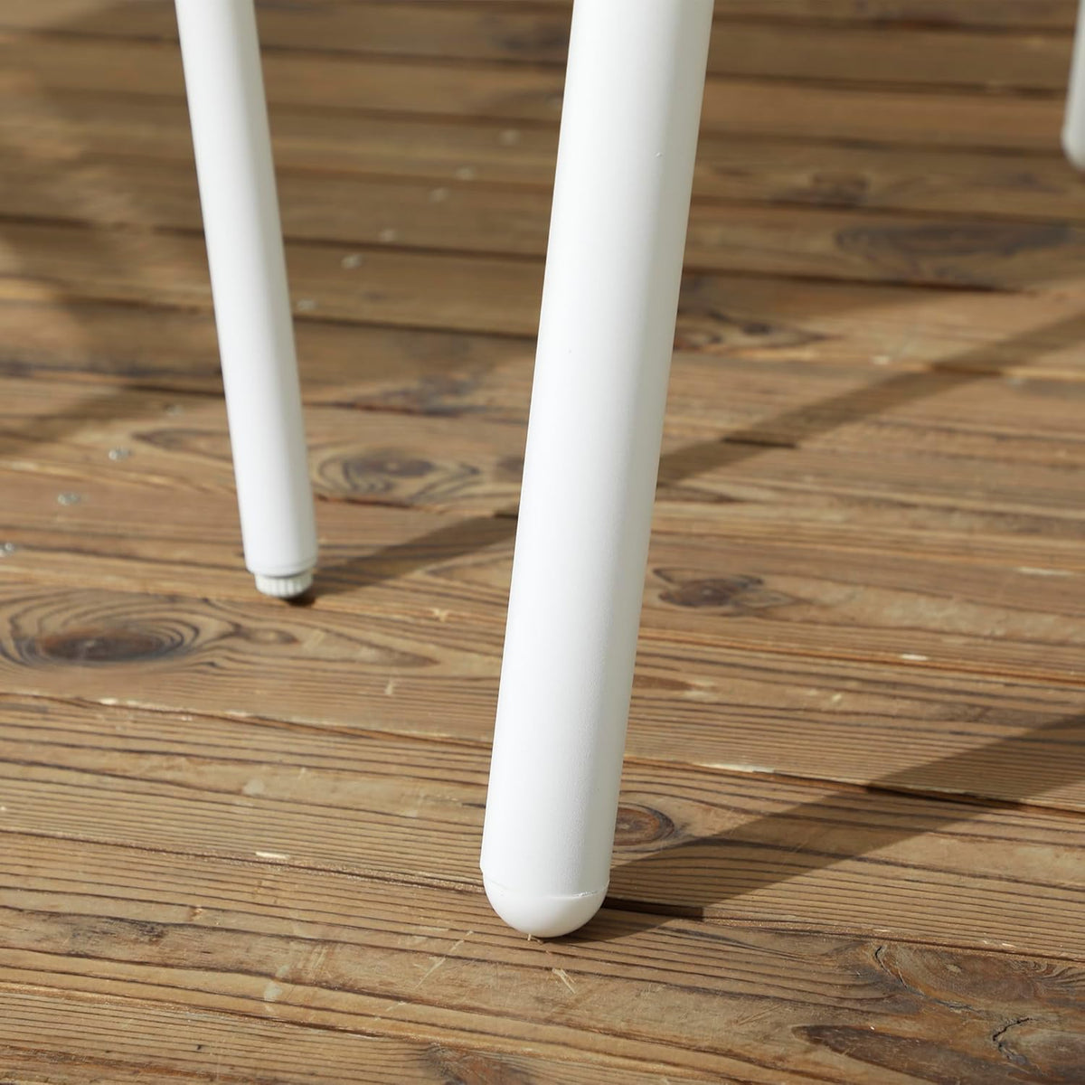 5-Delige Tuinset – Tuinmeubelen – Loungeset – Balkontuinset – Eettafelset – Stapelbare Stoelen – Comfortabele Kussens – Gehard Glas Tafelblad - QUORE