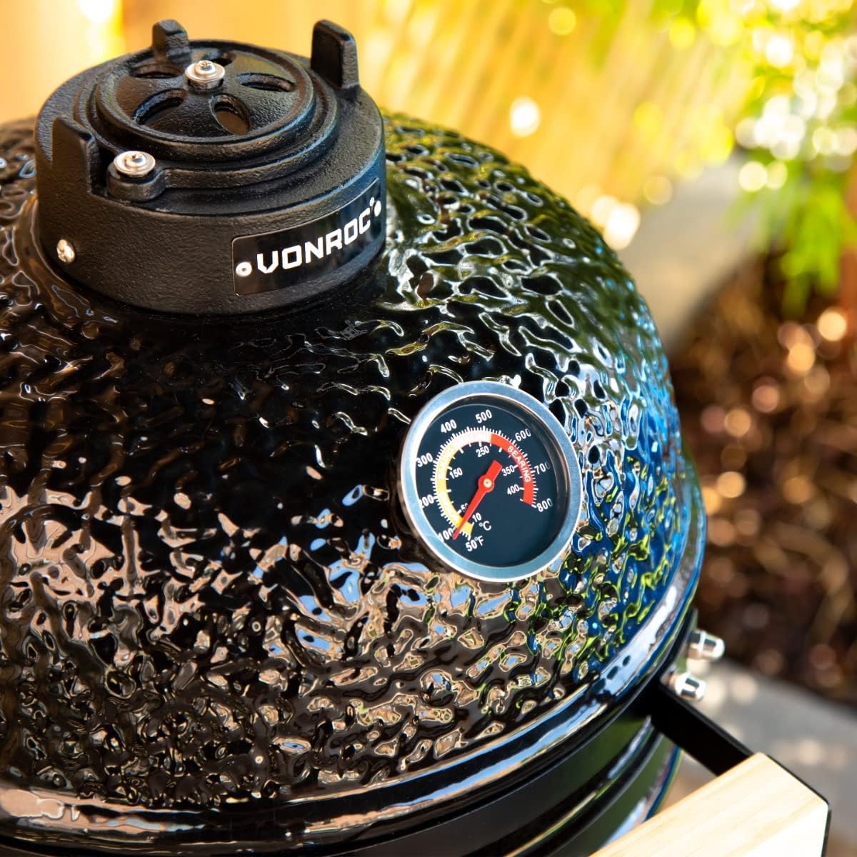 VONROC Kamado barbecue 13 inch - Ø27cm cooking surface - Charcoal barbecue - Ceramic - Tabletop - With base, thermometer, plate setter & rain cover - QUORE
