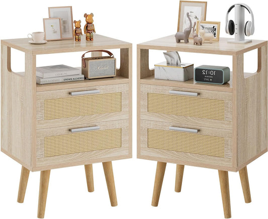 Rotan Nachtkast – Nachtkastje – Bijzettafel – Boho Nachtkastje – Banktafel – 2 Lades & Open Plank – Massief Houten Poten & Natuurlijke Boho Stijl