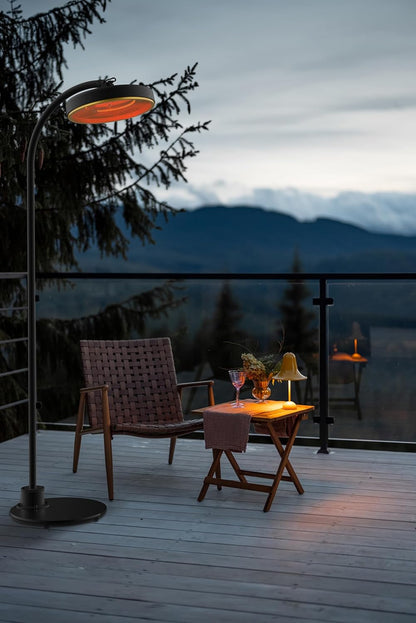 Staande warmtestraler, 2000 W, elektrisch, IP65 weerbestendig, verwarmingsgrill, diameter 44 cm, hoogte 223 cm, elegant zwart-goud design, stabiele voet