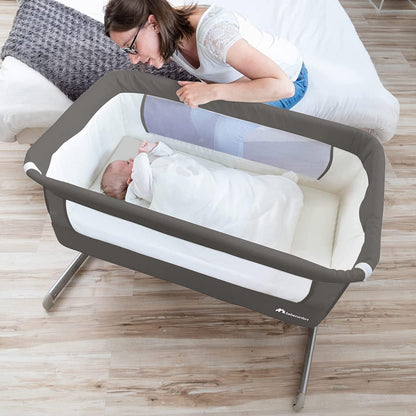 Bebeconfort Calidoo, 2-in-1 Baby Co-sleeper & Aanschuifbedje, 0 - 6 Maanden (0 - 9 kg), Verstelbaar, 5 Hoogtestanden, Groot Gewatterd Matras, Meshstof Zijkanten, Inklapbare Zijkant, Grey Mist
