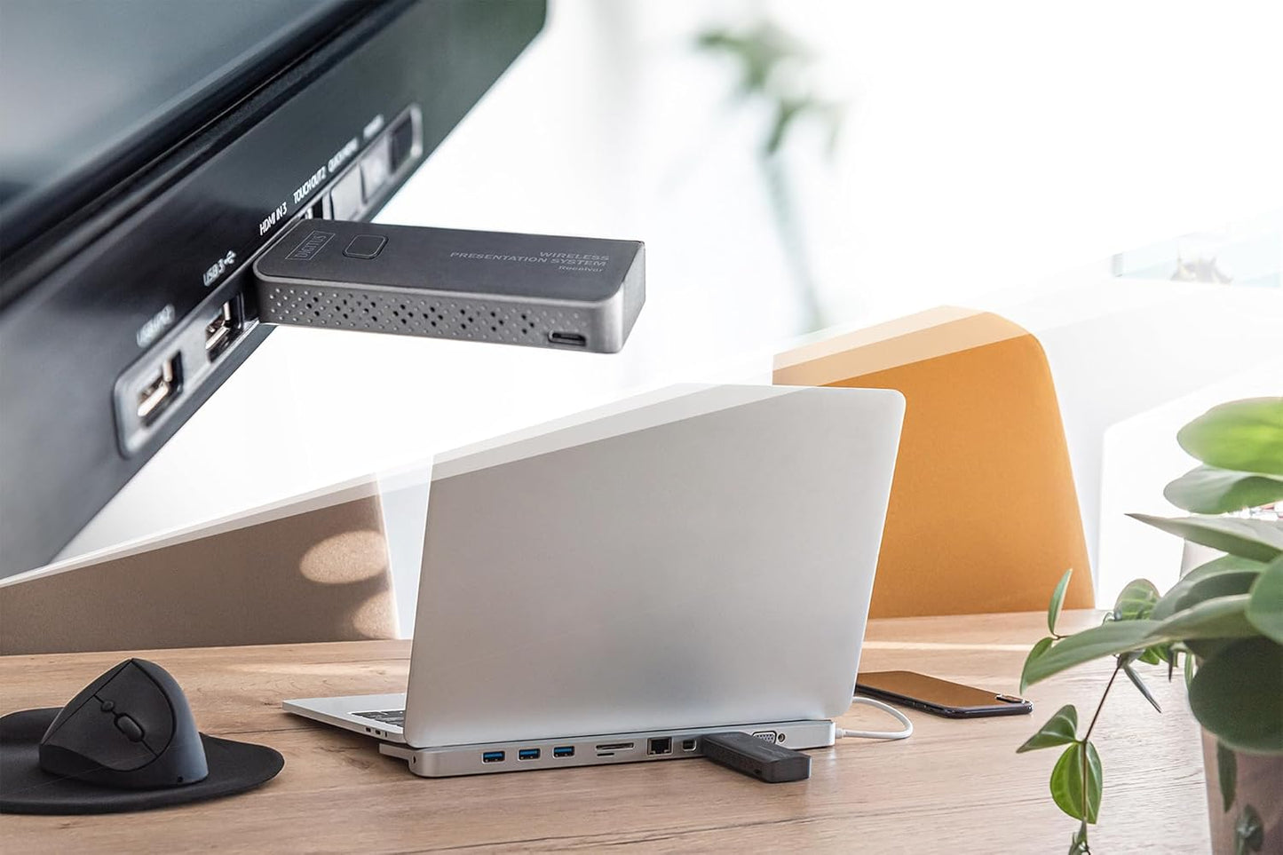 DIGITUS DS-55319 Click & Present Mini - Draadloos presentatiesysteem - BYOD: Laptop, tablet, smartphone - Geen app/driver nodig - Echt Plug & Play - Zilver/Zwart
