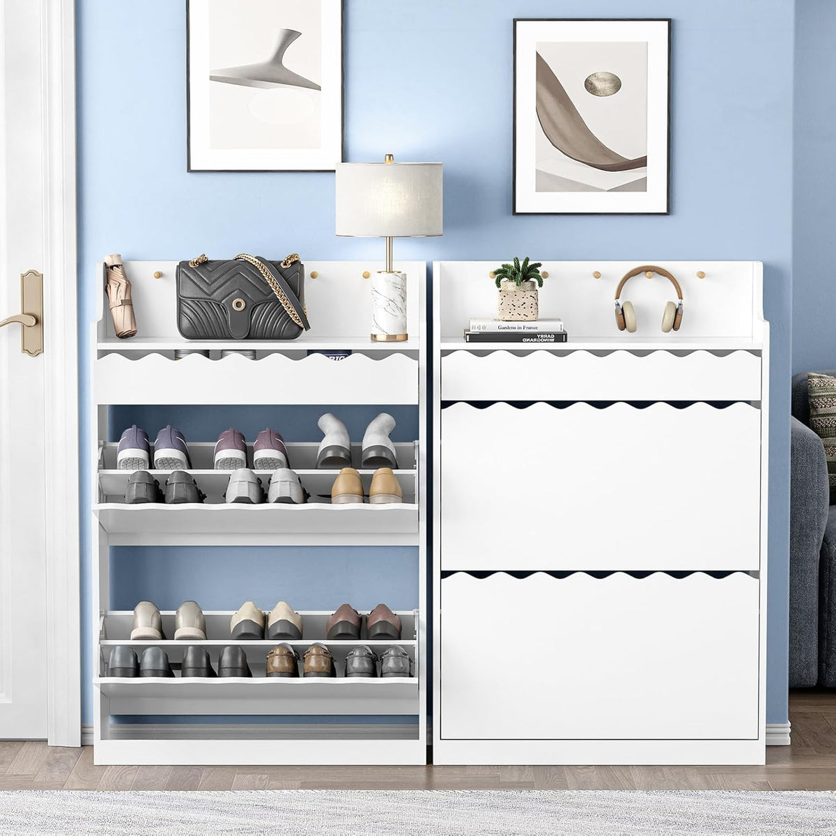 Schoenenkast wit met 2 kleppen en 1 lade, hoge houten schoenenkast met open vak, 5 haken, schoenenrek, schoenenrek voor de ingang, hal, woonkamer