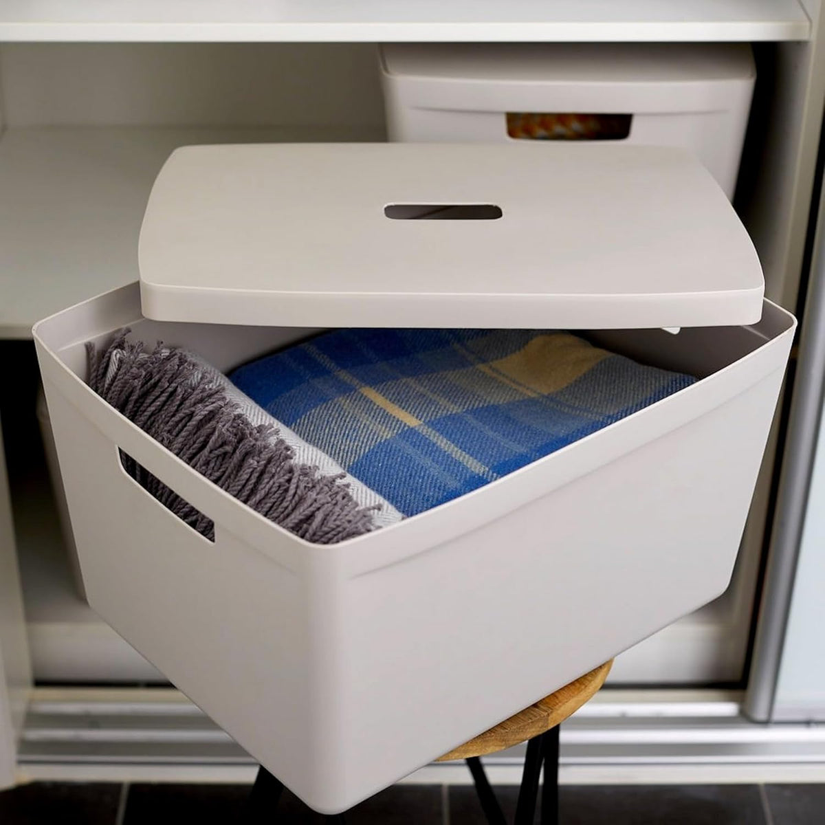 IDEA HOME 8 stuks opbergdozen, kunststof, organizer, box, manden, opbergdoos, kunststof box voor badkamer, rek met deksel, 28 liter