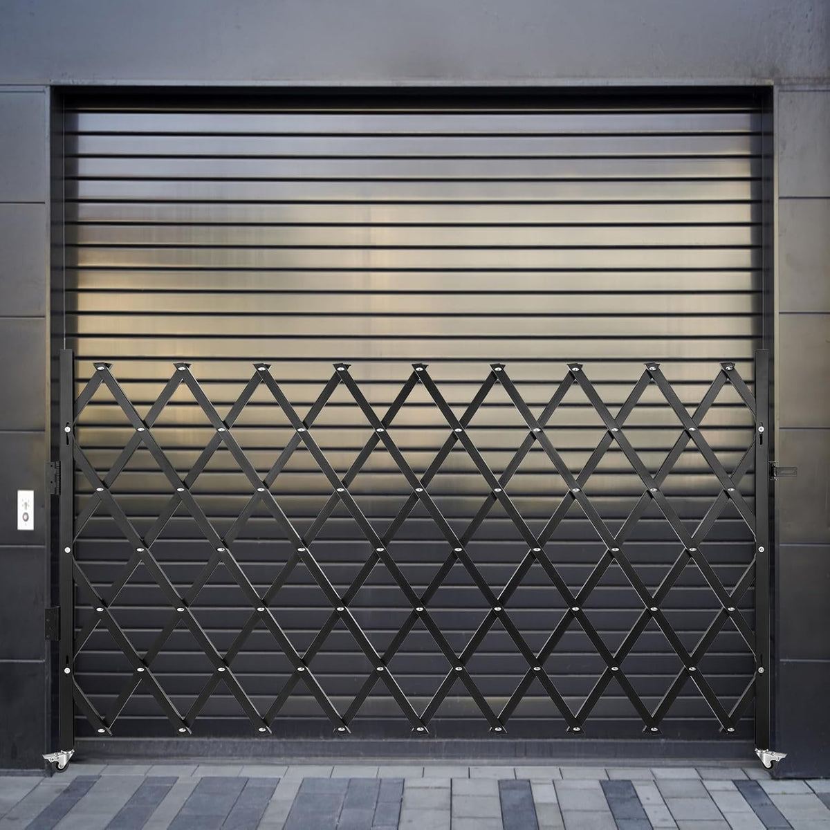 VEVOR Uitschuifbaar veiligheidshek, eenvoudig, opvouwbaar, 1,9 m h x 1,26 m l, stalen traphek, 360° rolbaar, schaarhek of deur met hangslot, voor huis, kelder, garage, zwart