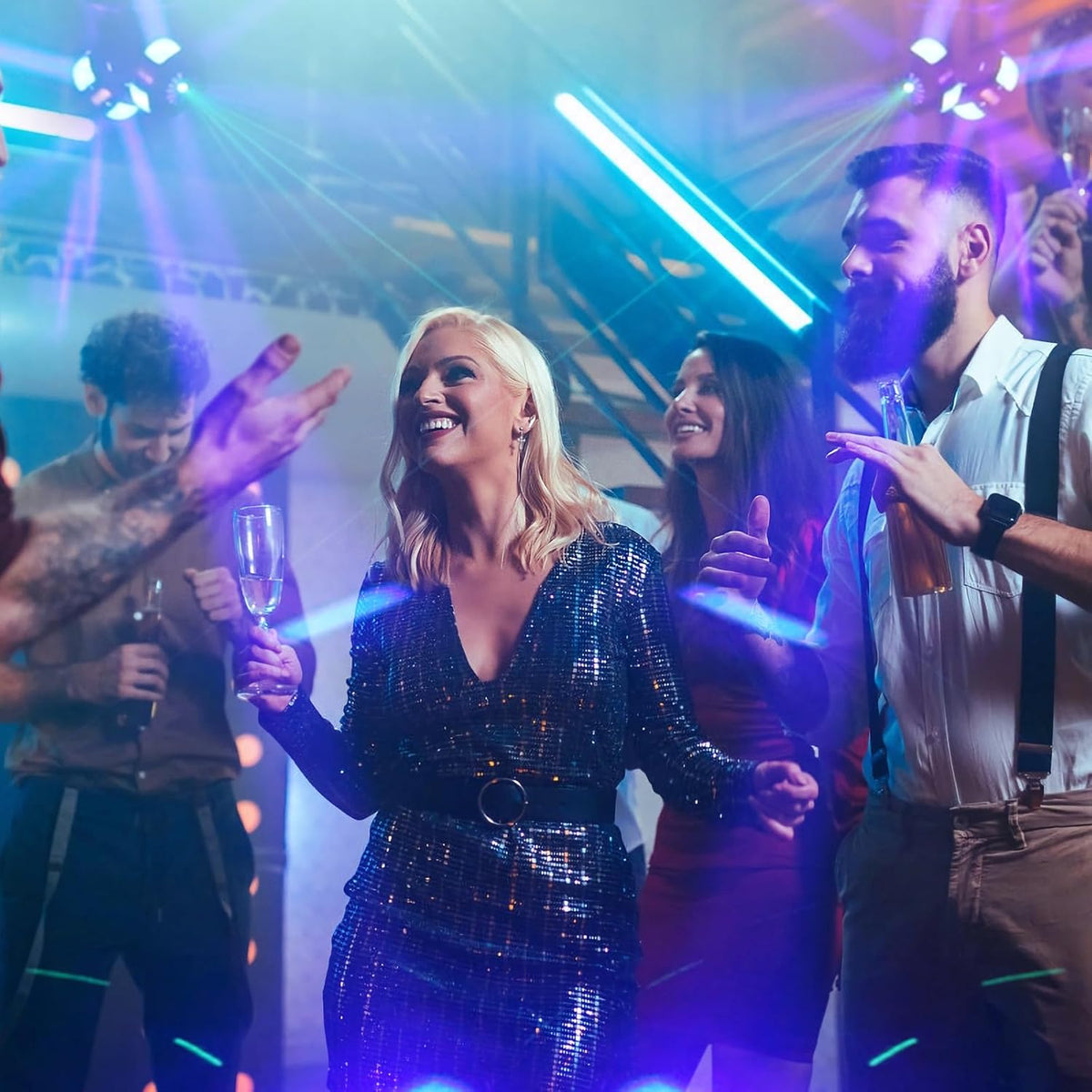 Moving Head LED Stage Light – Discolamp – Partyverlichting – DJ Licht – Podiumlicht – 120W RGBW LED + Stroboscoop – DMX512 Muzieksynchronisatie