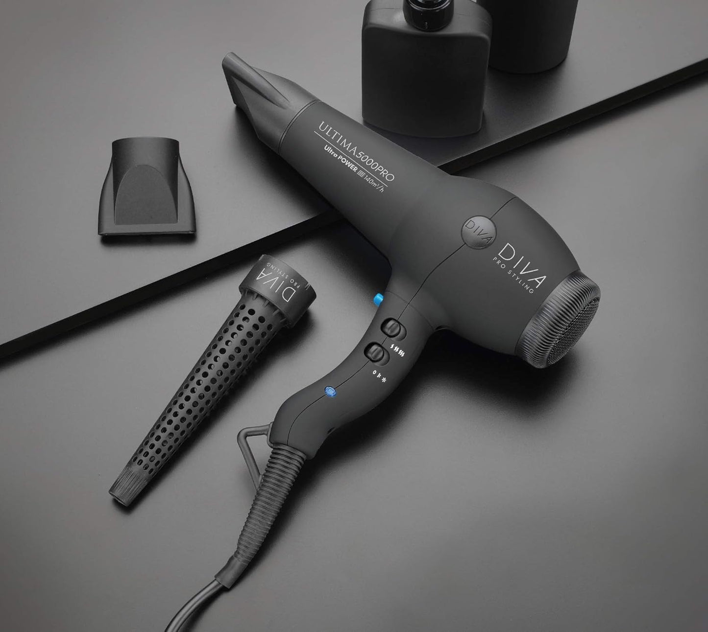 Diva Professional Styling Ultima 5000 Black Rubberised Haardroger met wand