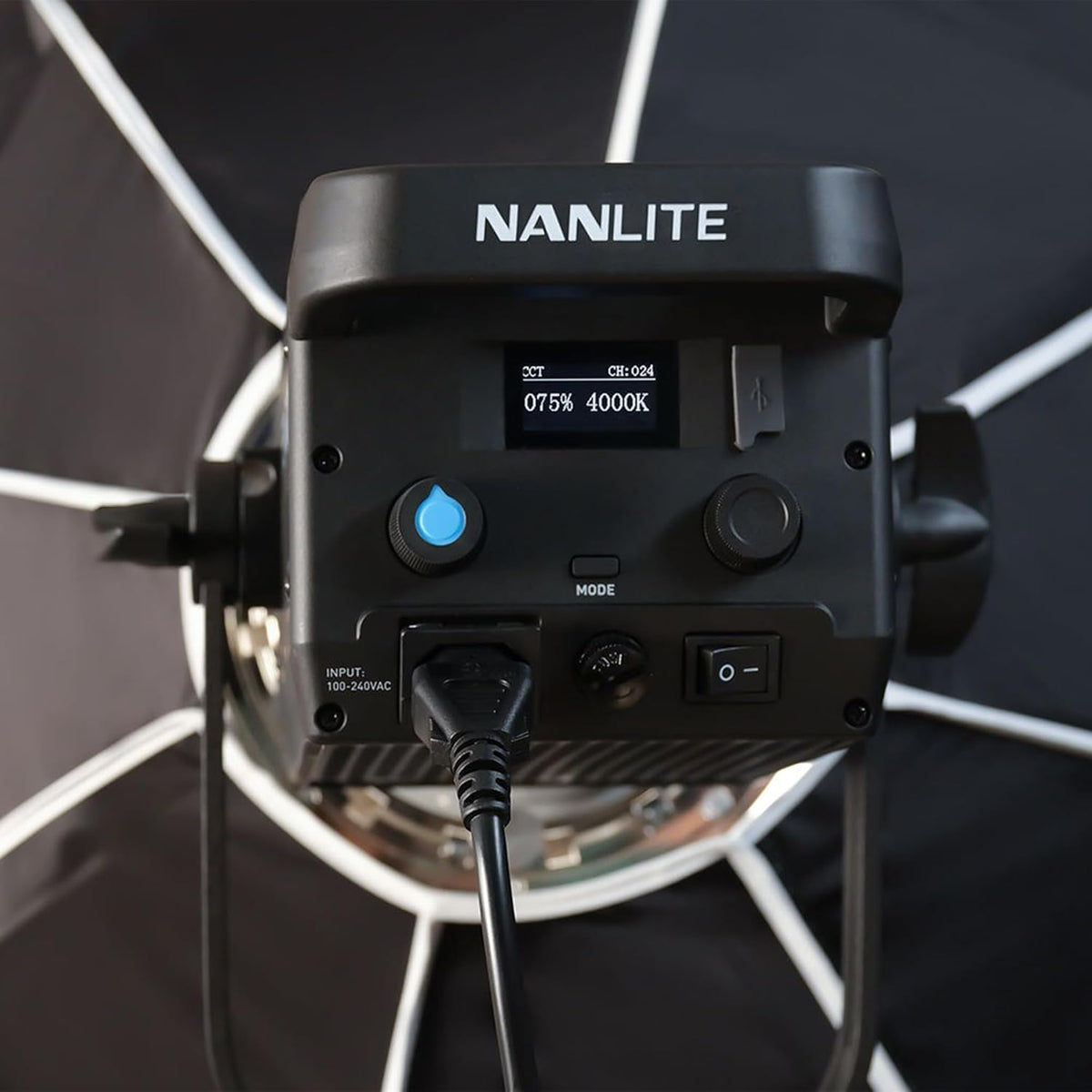 NANLITE FS-300B 300W tweekleurige LED-schijnwerper 2700K-6500K verstelbare CRI 96, app-bediening, led-videolamp Bowens Mount voor fotografie/video/YouTube/TikTok-contentcreatie en livestreaming