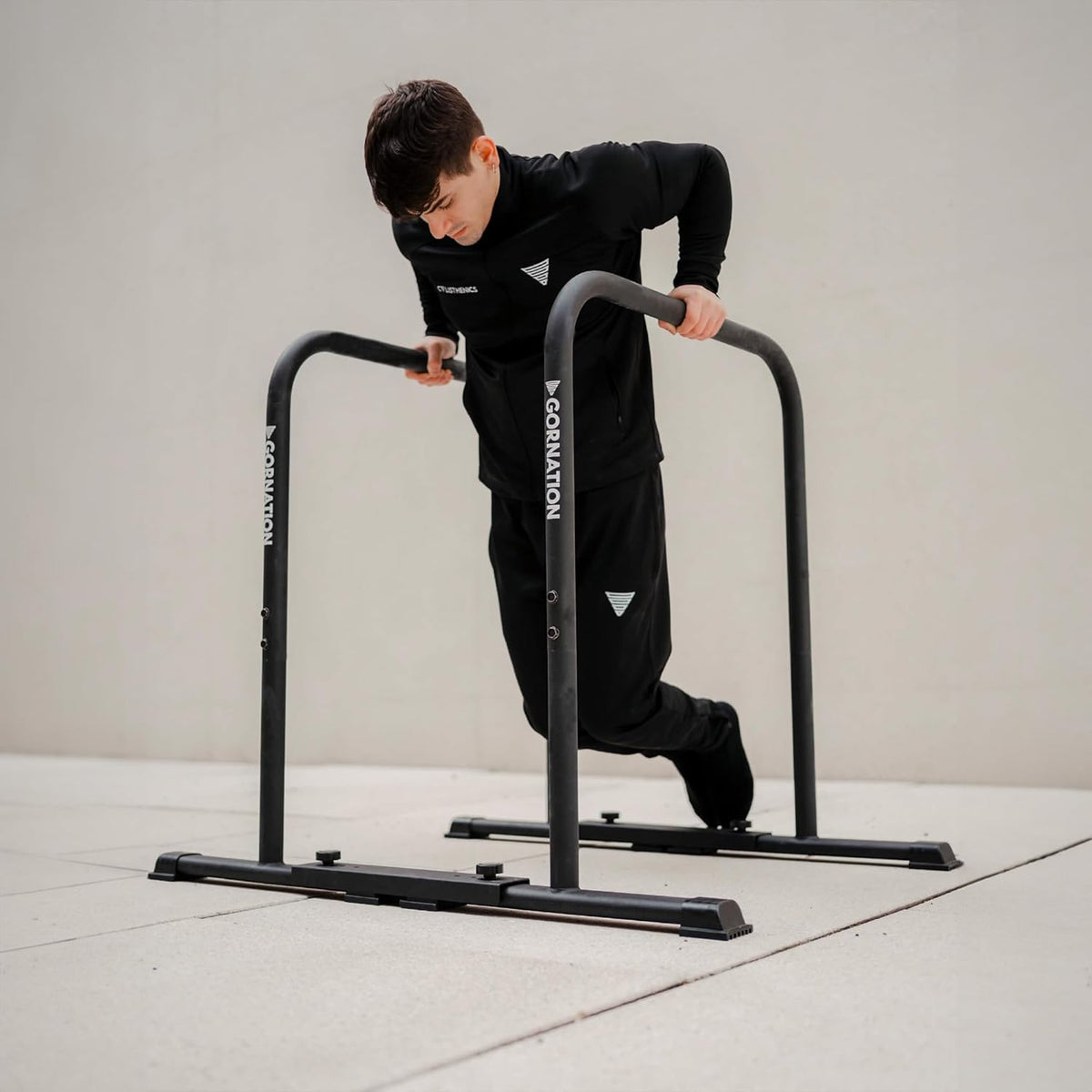 GORNATION Premium Dip Bars, Calisthenics & Fitness Training Equipment met Verstelbare & Anti-Slip Voeten, Ideaal voor Home en Outdoor Workouts