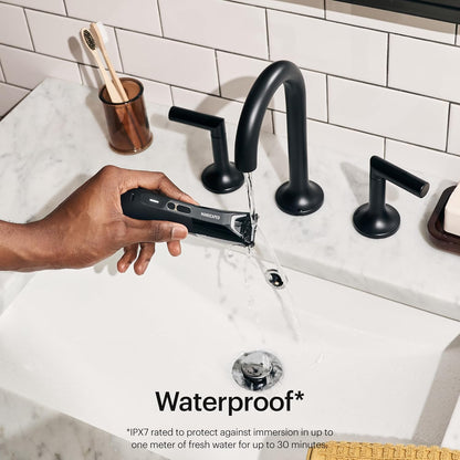MANSCAPED® Het Premier-pakket 5.0 ULTRA, met The Lawn Mower® 5.0 ULTRA Lies- en lichaamshaartrimmer voor heren, Shears 3.0, Crop Preserver® Ball Deodorant, Refined® Body Wash, Crop Soother™, Shed 2.0