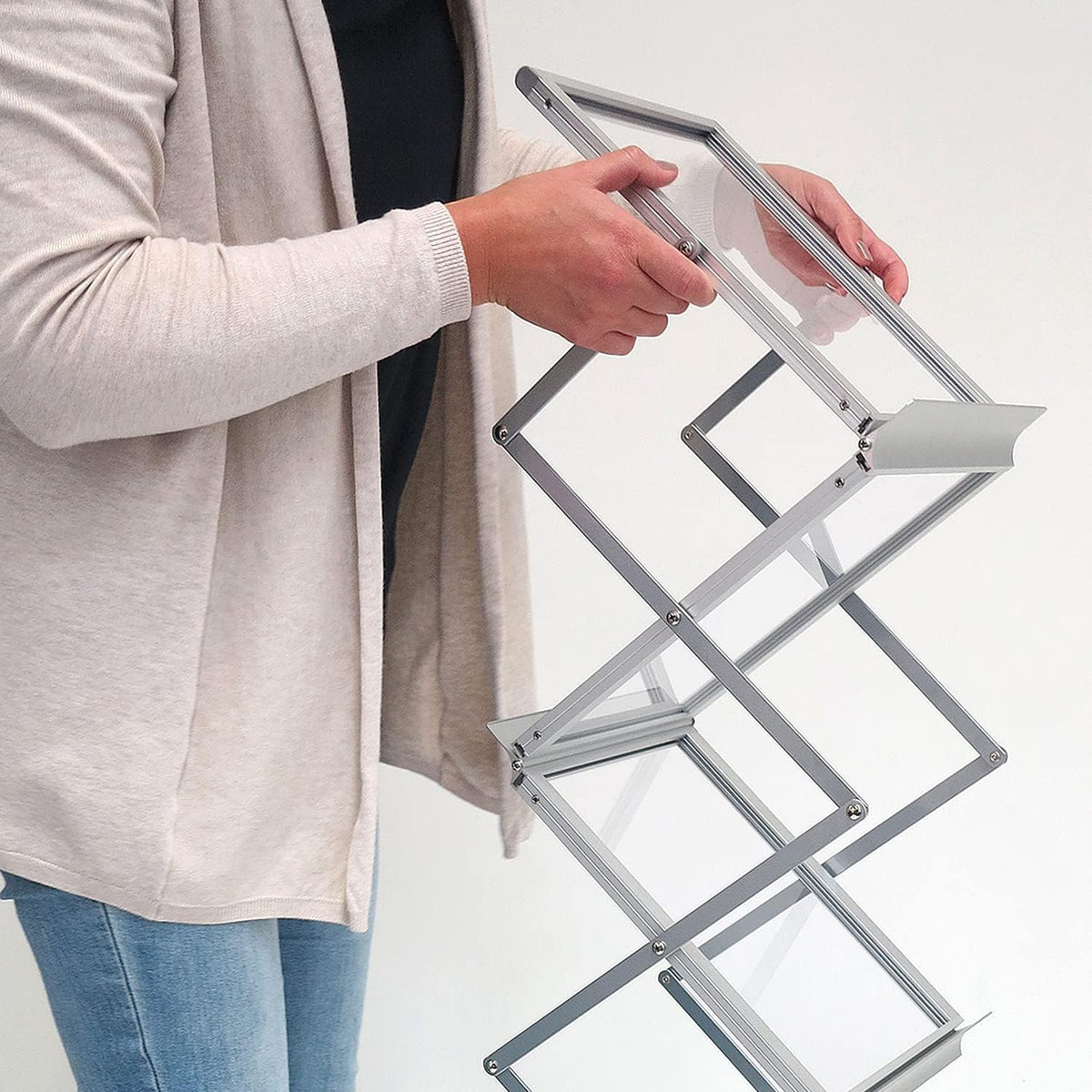 DisplayLager - Brochurestandaard, opvouwbaar incl. draagtas van aluminium. Bodembrochurestandaard staand formaat vouwbrochurestandaard (zilver, A4)