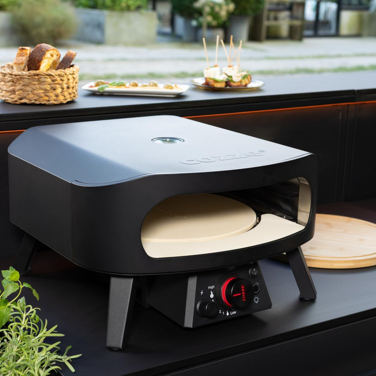Cozze® 13" Rotate Gas Pizzaoven Black Edition - Roterende cordieriet pizzasteen Ø34,5 cm, 6 kW, deur inbegrepen, 30 mbar