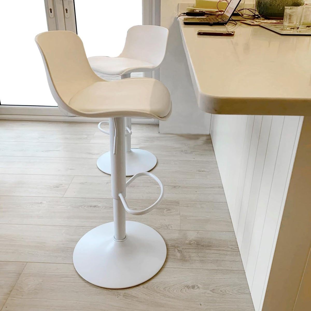 Kidol & Shellder Barkrukken, 2-delige set, wit, in hoogte verstelbare barkrukken met rugleuning, draaibare barstoelen, keukenkruk voor keuken en toonbank