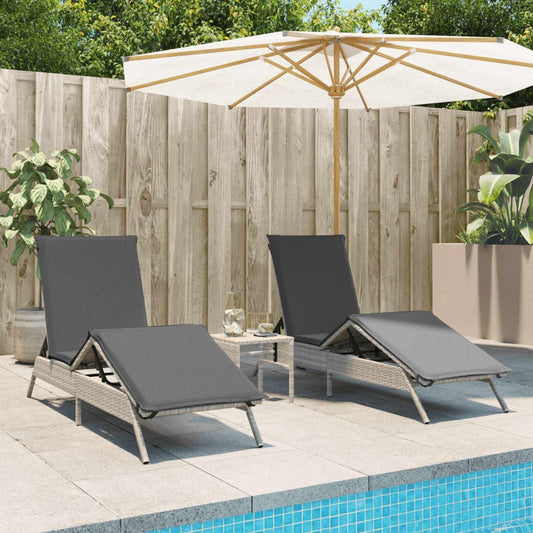 Ligstoelen – Zonneligstoel – Tuinligstoel – Strandstoelen – Ligbed – Polyrotan – Lichtgewicht – Inclusief Lichtgrijze Tafel