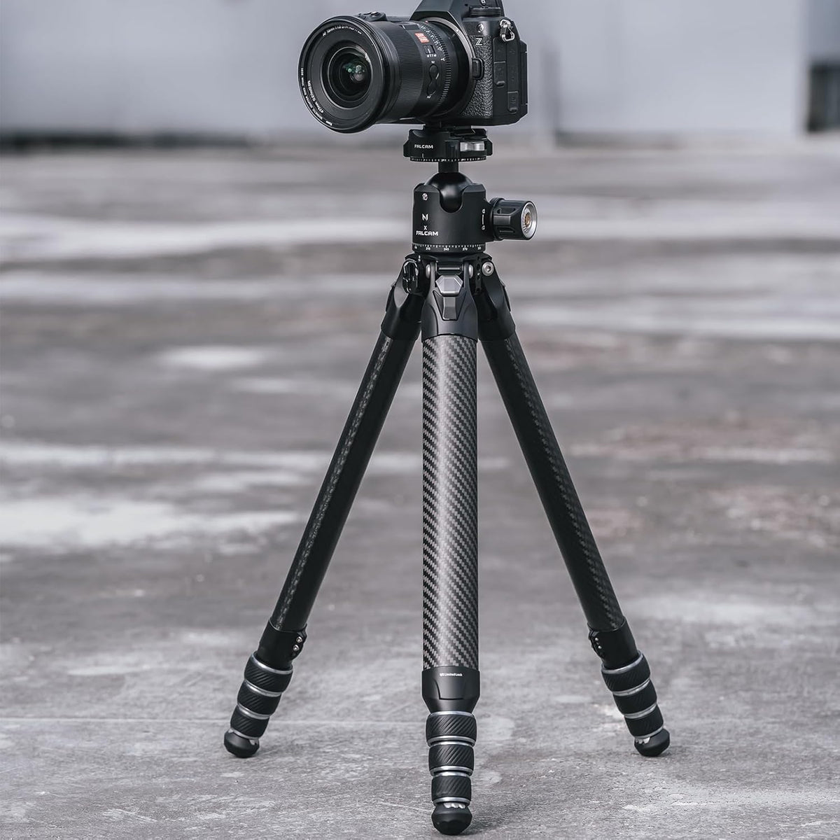 Falcam TreeRoot F38 Pro Statief van koolstofvezel, 155 cm, snelsluiting, belasting 5 kg, F22-interfaces, 1/4 inch schroef, schoudergaten voor DSLR, spiegelloze videocamera's (R140T)