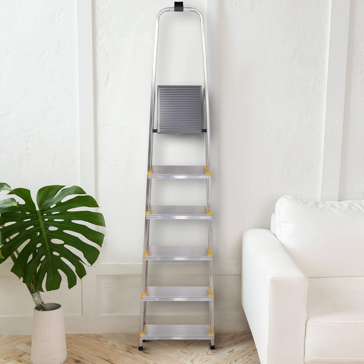 DURA Trapladder met 6 treden, opvouwbaar, licht opstapje van aluminium, platformhoogte 119 cm, antislip voeten, belasting 150 kg, 5 jaar garantie Hoström
