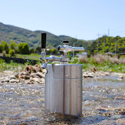 TMCRAFT 120 oz Dubbelwandige Mini Keg Growler, Drukgereguleerd Thuis Bierdispenser Systeem met Verwijderbare Tap en Regulator, Houdt Versheid en Koolzuur voor Craft Beer Draft/Homebrew