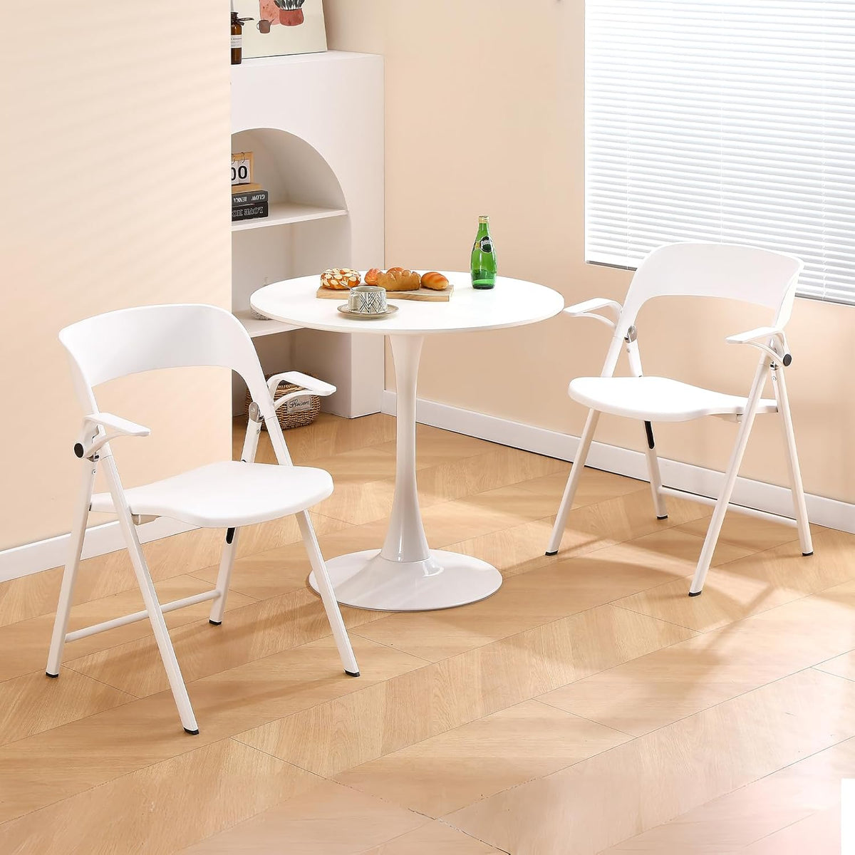 Witte bureaustoel met armen, kunststof klapstoelen, comfortabele stapelbare eetkamerstoelen, draagbare opvouwbare stoel met stalen frame voor binnen, buiten, bruiloft, feest, gazon, tuin