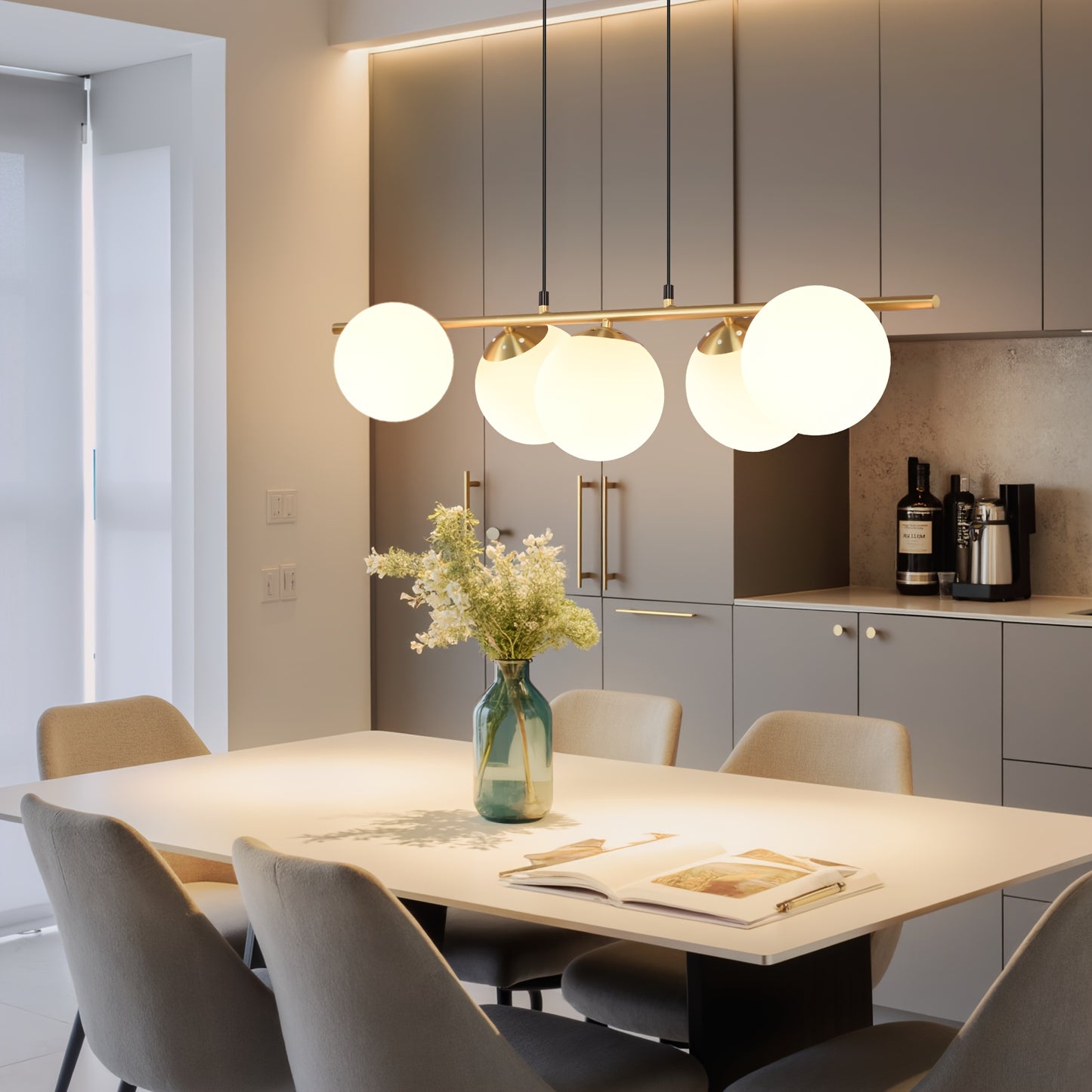 Hanglamp – Pendellamp – Plafondlamp – Glazen Lamp – Eettafellamp – Goudkleurig – Verstelbare Hoogte Tot 150 cm – Melkglas Zachte Lichtverspreiding