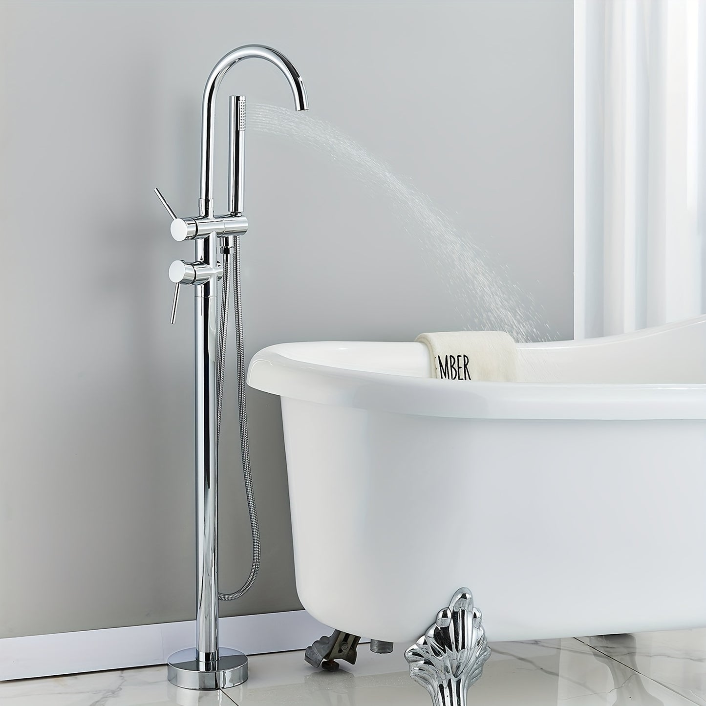 Badkraan – Badmengkraan – Vrijstaande Kraan – Badmengkraan Met Handdouche – Thermostatische Badkraan – Chroom – Messing Materialen – Draaibare Zwanenhals Uitloop