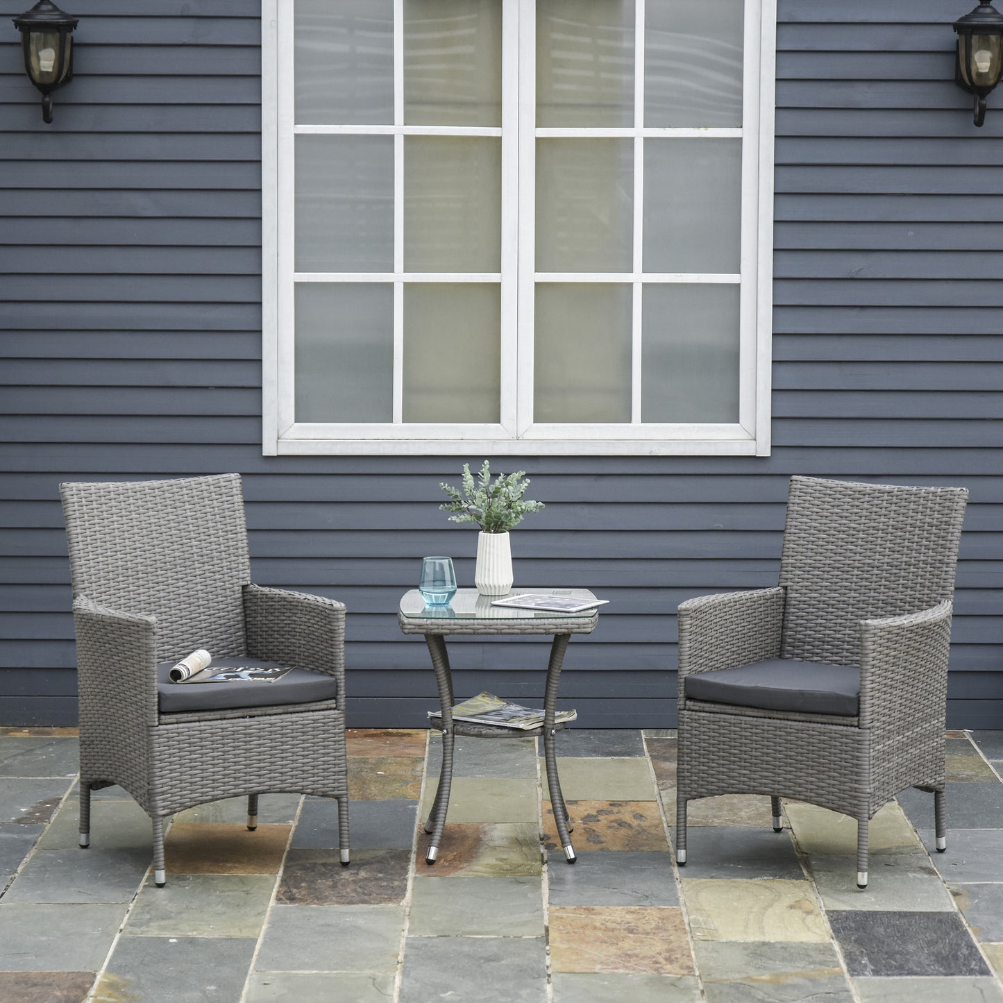 Bistro Set 2-Zits – Tuinset – Loungeset – Balkonmeubilair – Zitgroep – Wicker Rattan – Grijze Kussens – Temperglas Tafel