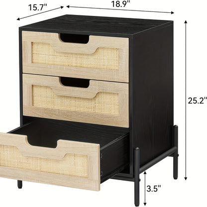 Nachtkastje – Nachtkast – Ladekastje – Bijzettafel – Nachtkastje Hout – Boho Rattan Met 3 Lades – Zwart Met Metalen Poten – Groot Opbergvlak