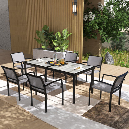 7-delige Tuinset – Buiten Eettafelset – Tuinmeubelset – Balkonset – Stapelbare Stoelen – Grijs – Kunststof Tafelblad Met Houtlook – Weerbestendig Stalen Frame