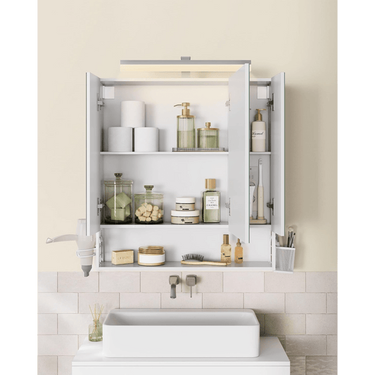 Badkamerkast – Wandkast – Spiegelkast – Opbergkast – Badkamermeubel – Wolk-wit – 3 Deuren – Met Stopcontacten en Haardrogerhouder – MDF Materiaal – Compact 70x75x16,5 cm