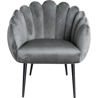 Fauteuil – Stoel – Zetel – Relaxstoel – Accentstoel – Tortora Velours Met Zwarte Metalen Poten – Schelpvormige Rugleuning – Zacht Schuim Voor Ultiem Comfort