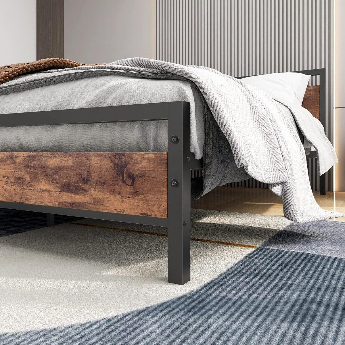 Bedframe – Tweepersoonsbed – Metalen Bed – Houten Bed – Industrieel Bed – Stevig Metaal & Hardhout – Opbergruimte Onder Bed – Afmeting 162x195 cm