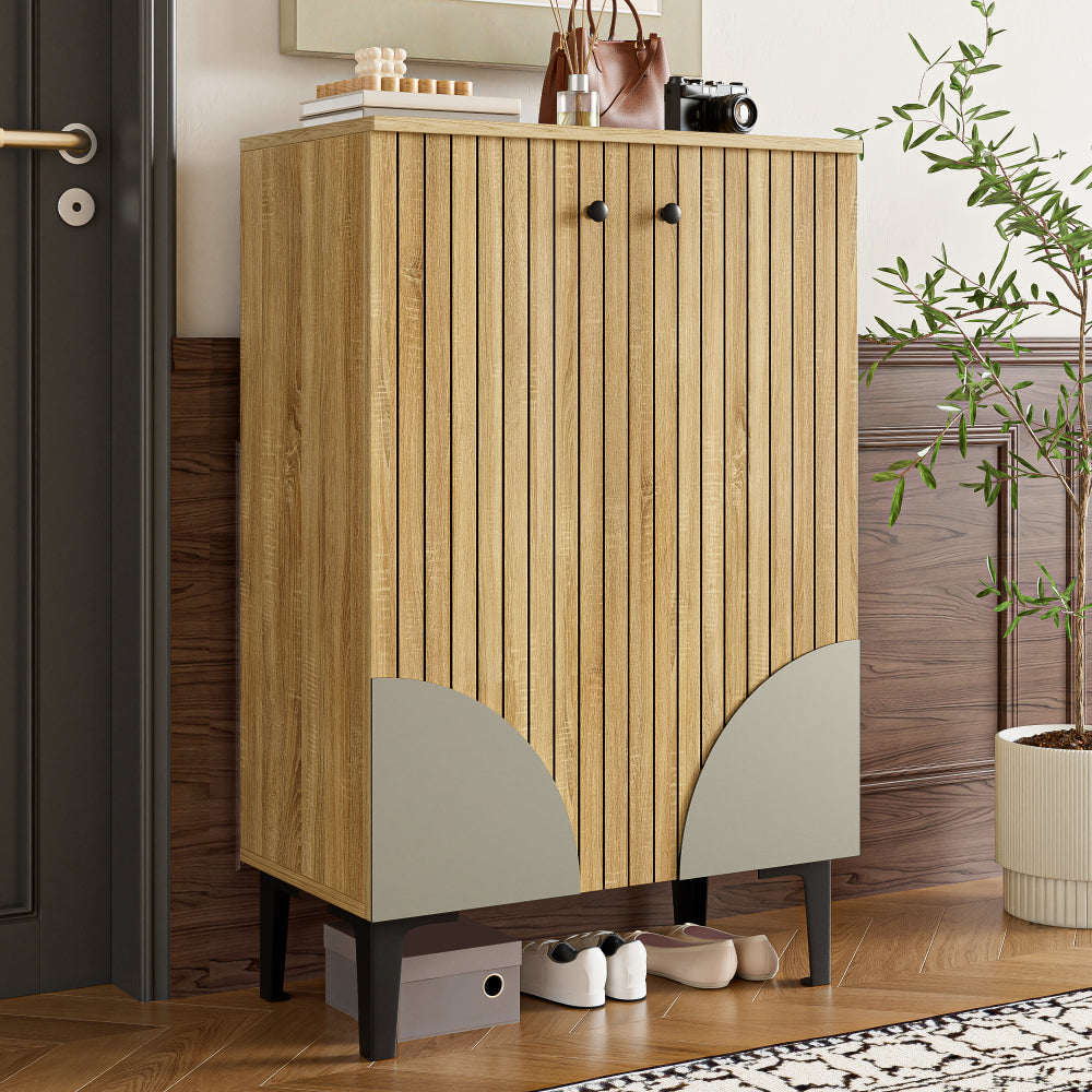 Schoenenkast – Schoenenrek – Schoenenkastje – Schoenopberger – Schoenmeubel – Modern – Ruimtebesparend – MDF Met Zwart Metalen Frame – 60x32x94 cm – Meerdere Planken – Deuren