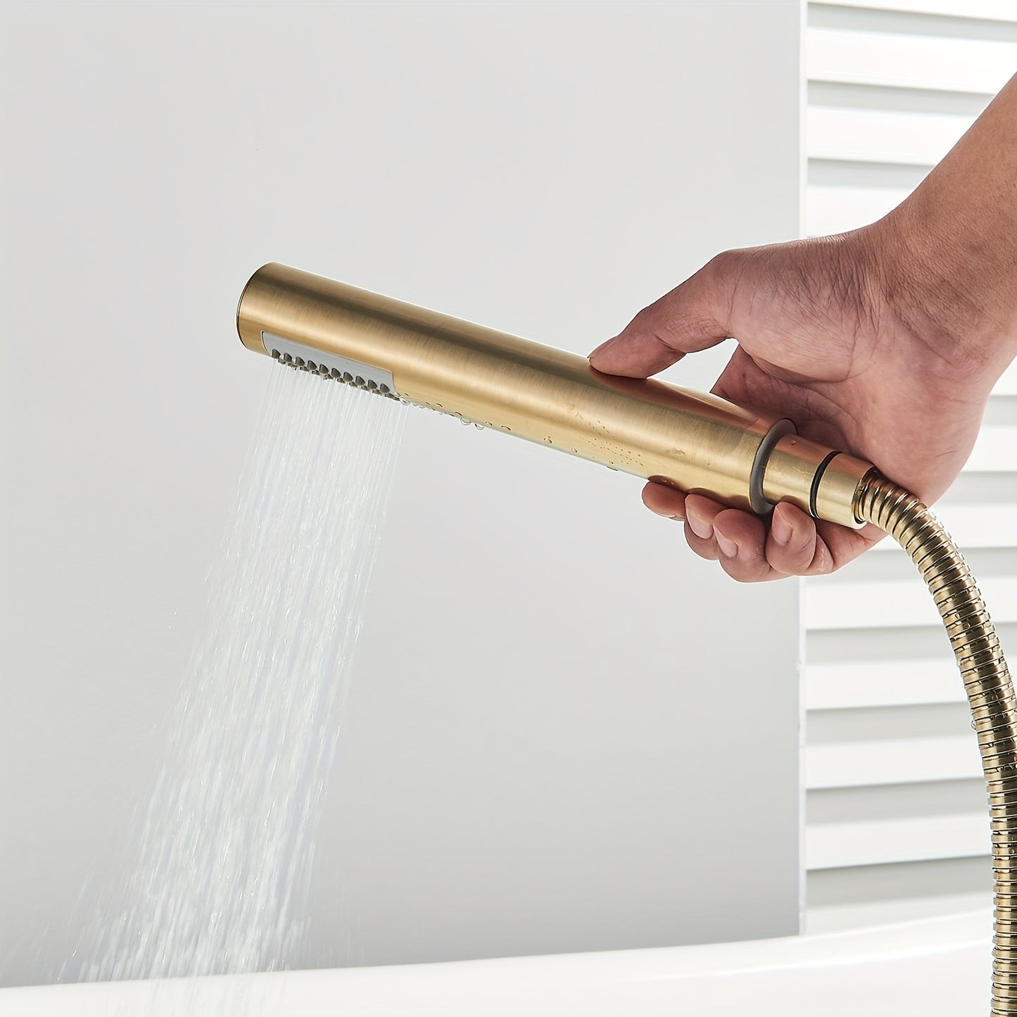 Vrijstaande Badkraan – Vloerkraan – Badmengkraan – Vloermontage Kraan – Staande Mengkraan – Geborsteld Goud – 118 cm Hoog – Keramische Valve