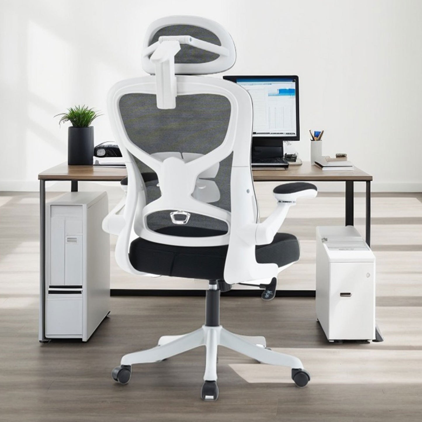 Ergonomic Office Chair, Desk Chair with Adjustable Headrest, Armrests, Lumbar Support, Swivel Chair, Rocker Function, Mesh Executive Chair, Back-Friendly, Office Chair 150 kg