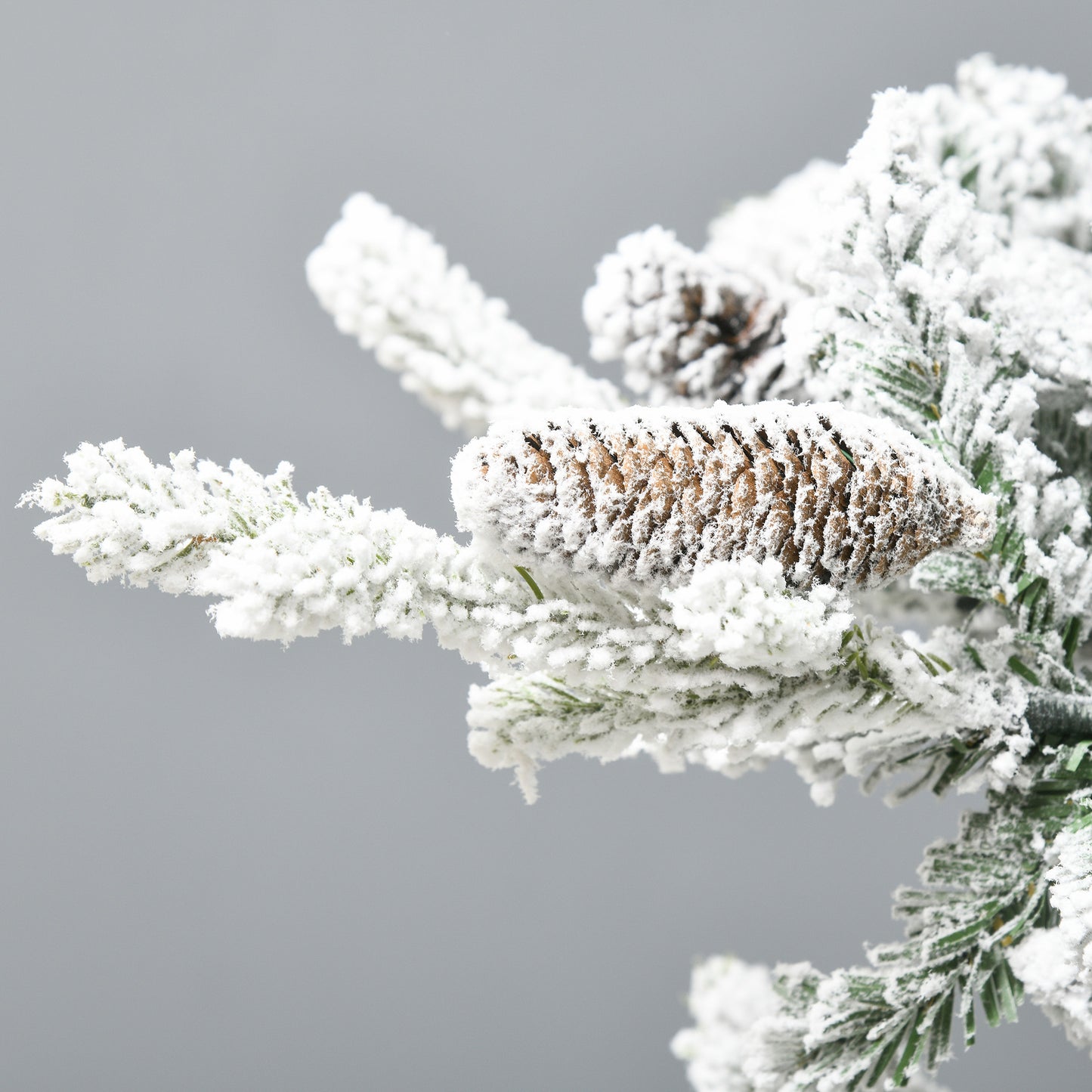Kunstkerstboom – Nepspar – Decoratieve Kerstboom – Winterboom – Sneeuwdecoratie – 1,80 Meter Hoog – Realistische Takken Met Dennenappels