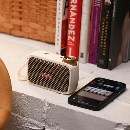 Positive Grid Spark GO 5 W ultra draagbare slimme gitaarversterker, hoofdtelefoonversterker en bluetooth-luidspreker met smart app voor elektrische gitaar, akoestische gitaar of bas, parel