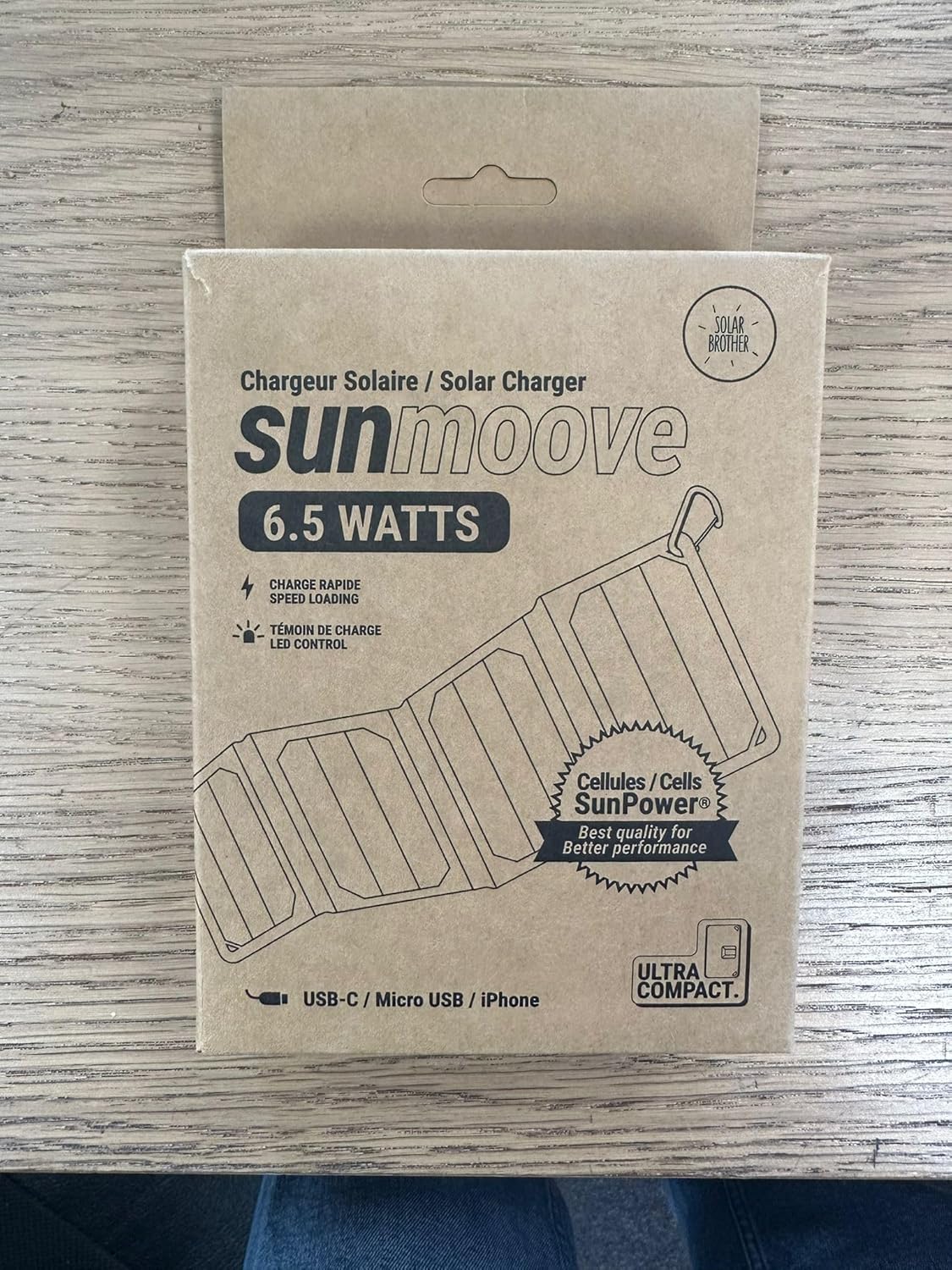 SUNMOOVE 16 W SOLAR BROTHER zonne-oplader, opvouwbaar, zonnepaneel, USB-poort 3,2 A, USB-kabel inbegrepen