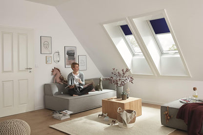 Origineel Roto Rolgordijn Exclusiv ZRE - Geleiderail Zilver - Daglichtrolgordijn Voor Roto Dakvensters Serie Designo R6/R8, i8 en Classic 64/84 - Maat 114/160 | 11/16 - Kleur Stof Blauw - QUORE