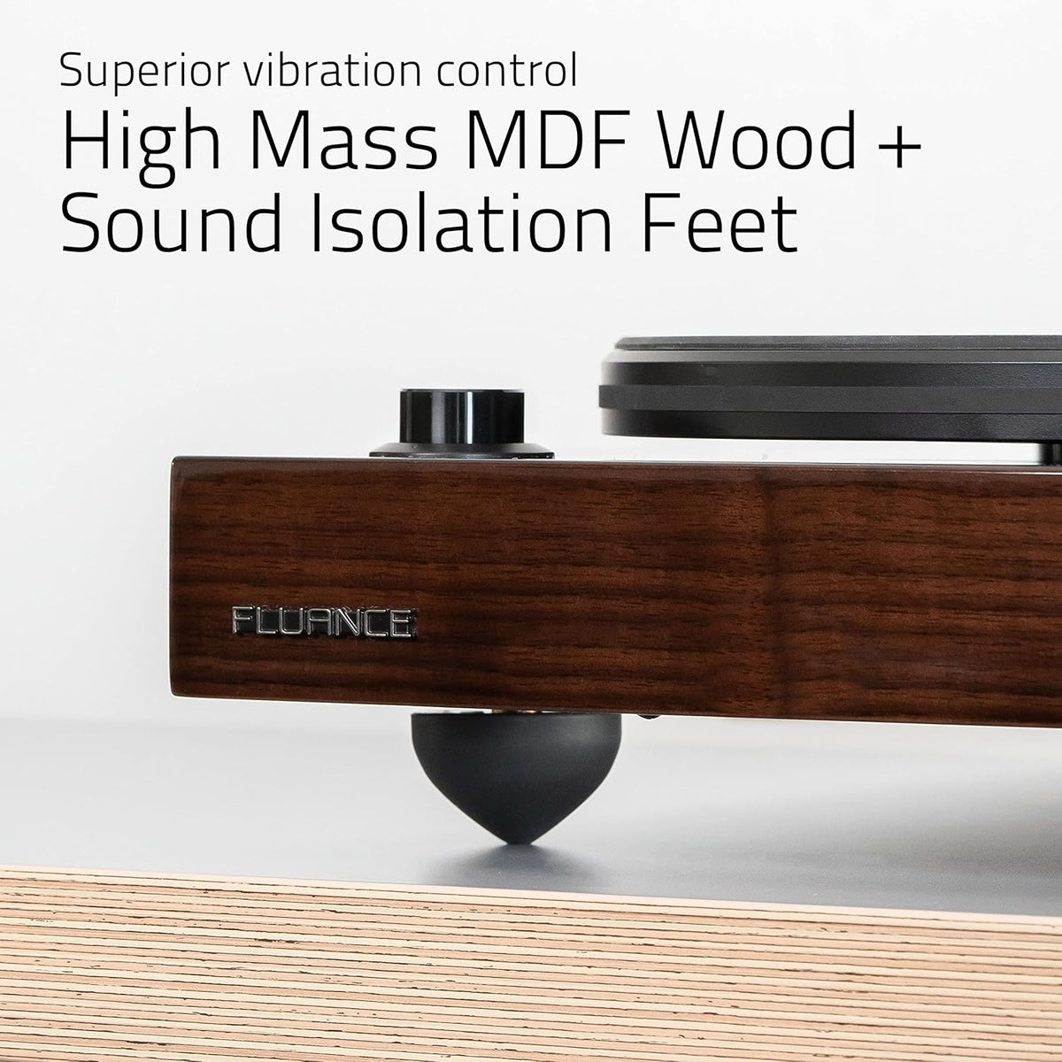 Fluance RT82 Reference High Fidelity Vinyl draaitafel record speler met Ortofon OM10 cartridge, Speed Control motor, High Mass MDF Wood Plint, trillingsisolatievoet - bamboe