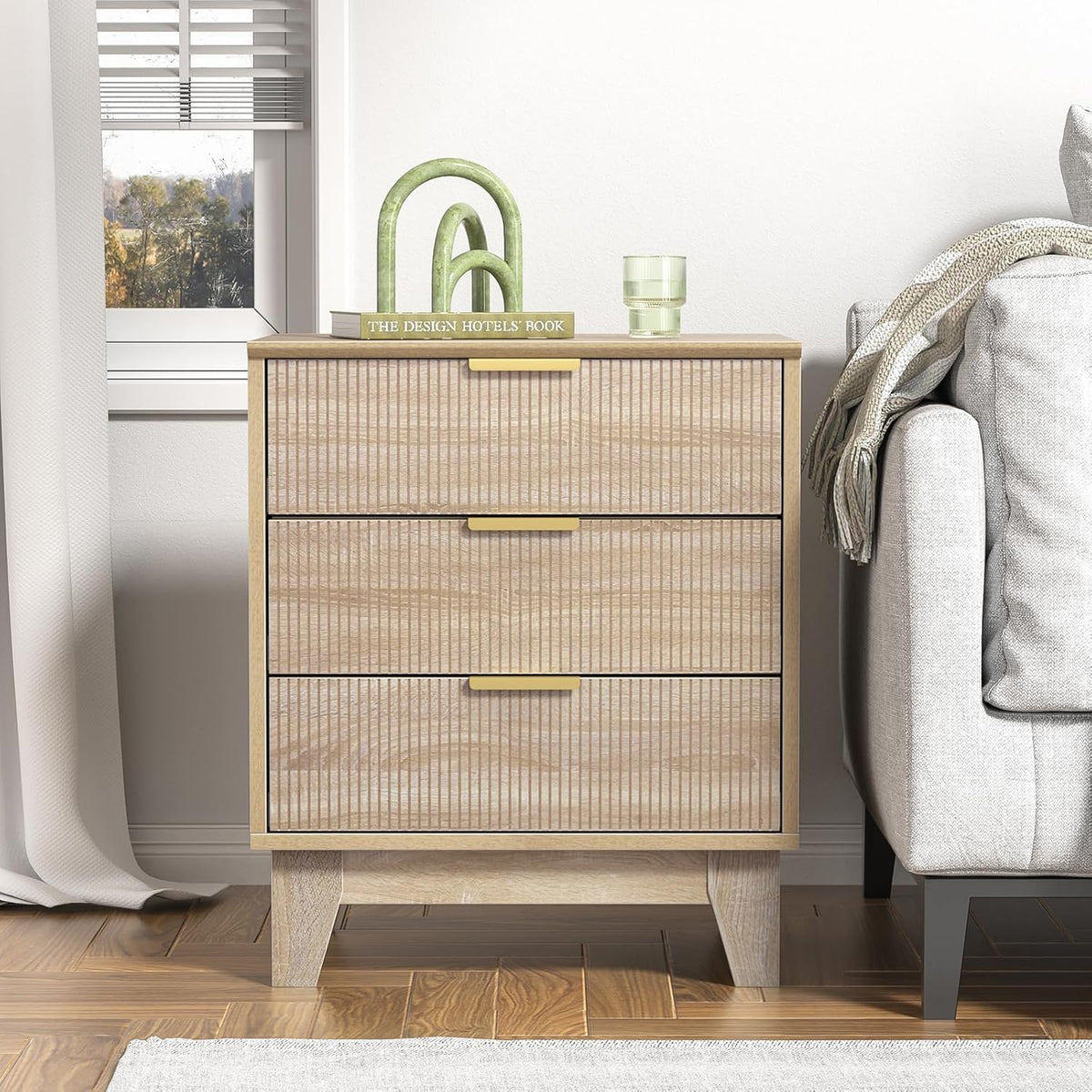 Nachtkastje – Bedside Table – Bijzettafel – Slaapkamerkastje – Houten Kastje – 3 Lades – MDF Hout Met Gouden Metalen Poten