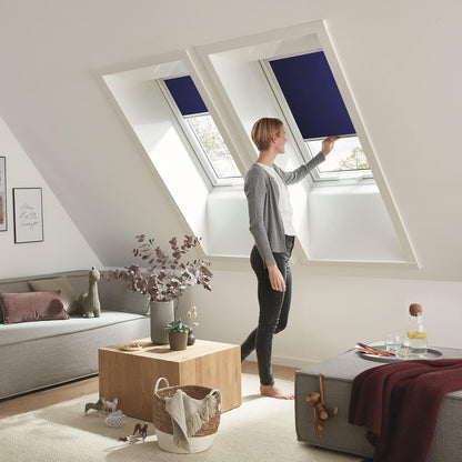 Origineel Roto Rolgordijn Exclusiv ZRE - Geleiderail Zilver - Daglichtrolgordijn Voor Roto Dakvensters Serie Designo R6/R8, i8 en Classic 64/84 - Maat 114/160 | 11/16 - Kleur Stof Blauw - QUORE