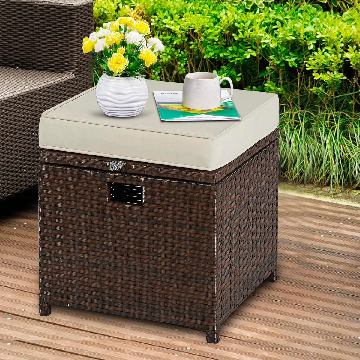 YIYAN 2 stuks terrasvoetenbankjes voor buiten, PE-rotan voetenbank met opbergruimte, voor alle weersomstandigheden, outdoor, voetensteun met afneembaar kussen (wit)